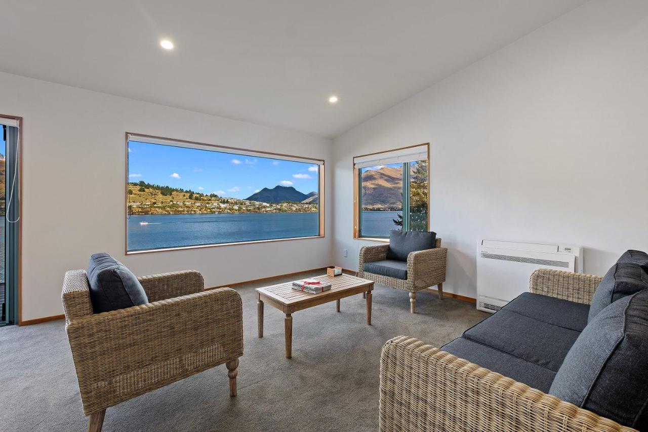 Huge Lakefront Delight - Queenstown Holiday Home Ngoại thất bức ảnh