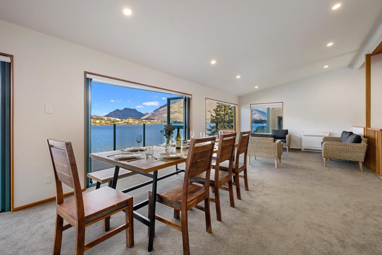 Huge Lakefront Delight - Queenstown Holiday Home Ngoại thất bức ảnh