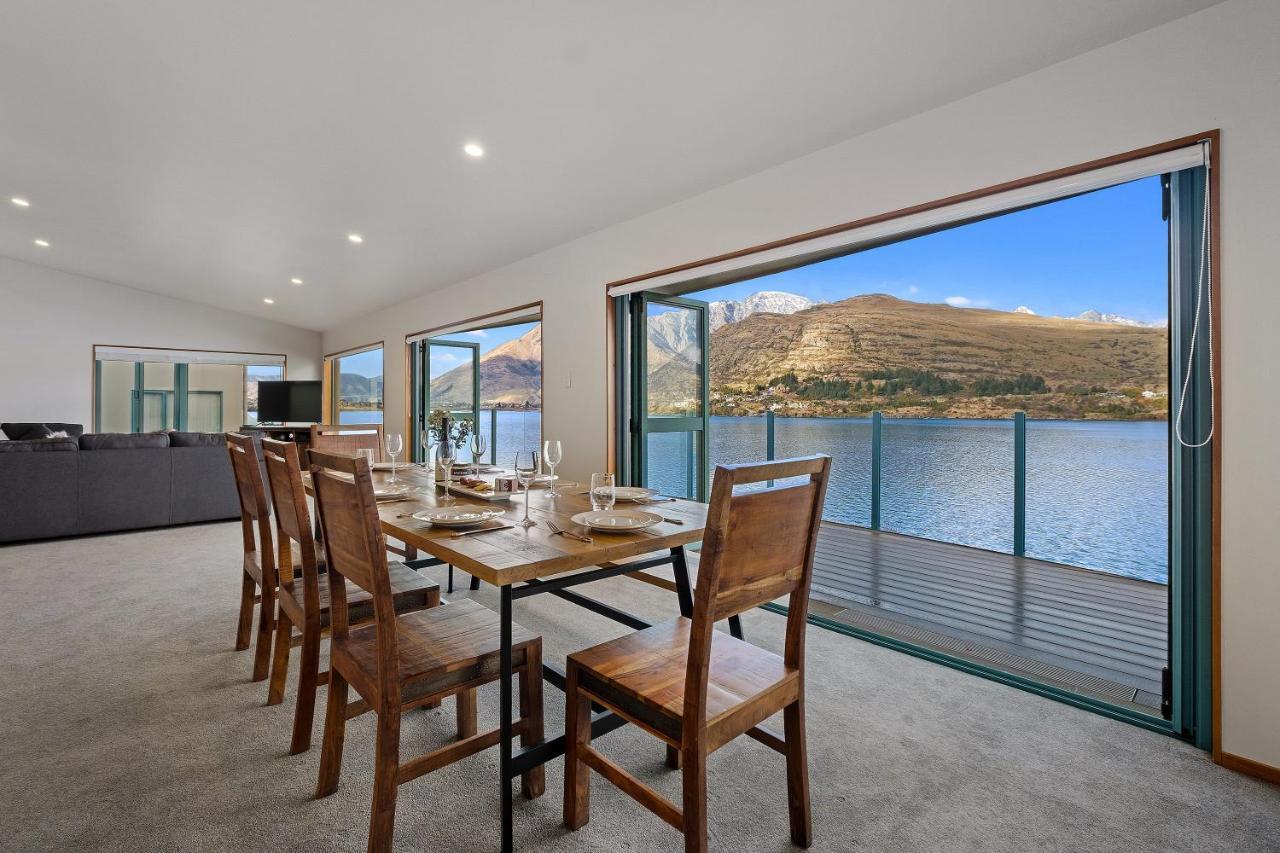 Huge Lakefront Delight - Queenstown Holiday Home Ngoại thất bức ảnh